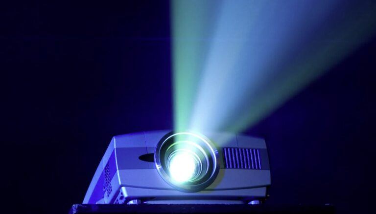 2026年美国最佳投影仪推荐【适合日光观看】