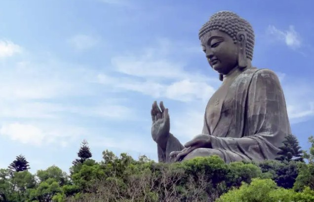 《般若波罗密多心经》： 阐述了智慧的要义，能帮助人们在日常生活中保持清明的心态。