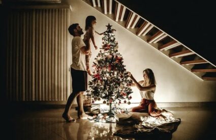 美国亚马逊上低于100美元的最佳人造圣诞树